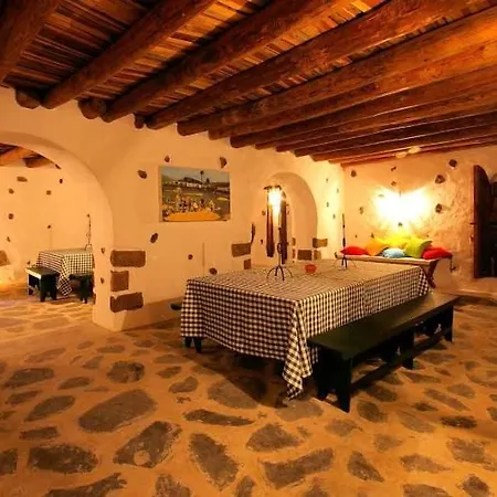 Апартаменты Sleeps 6 Pool Wifi Ариа
