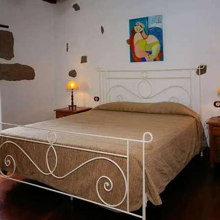 Апартаменты Sleeps 6 Pool Wifi Ариа
