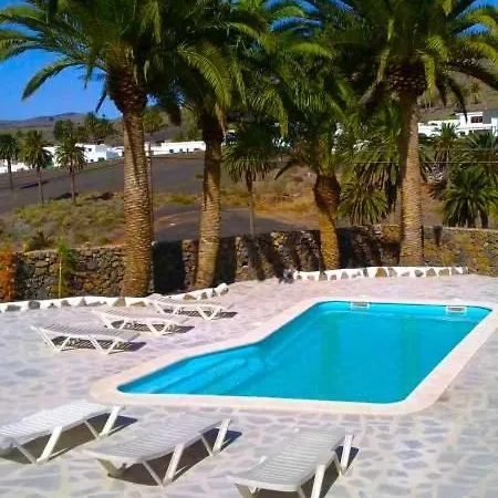 Апартаменты Sleeps 6 Pool Wifi *