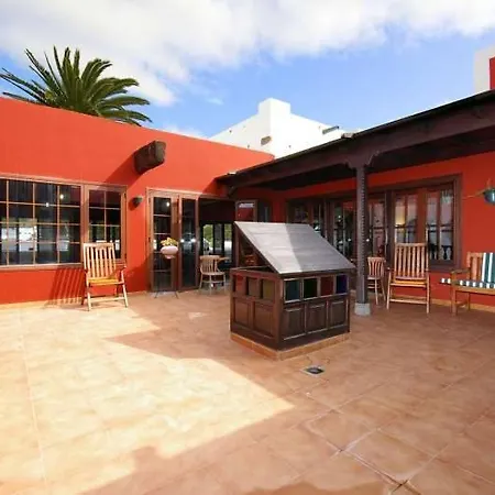 Апартаменты Sleeps 6 Pool Wifi *