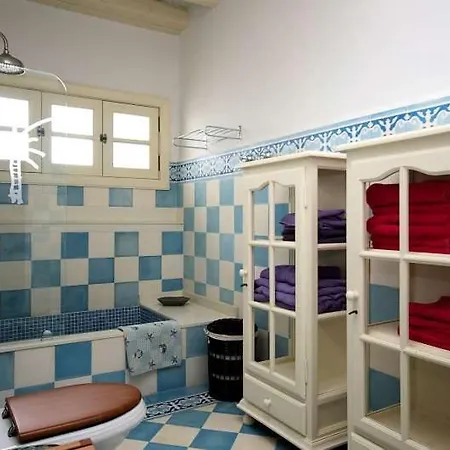 Апартаменты Sleeps 6 Pool Wifi Ариа