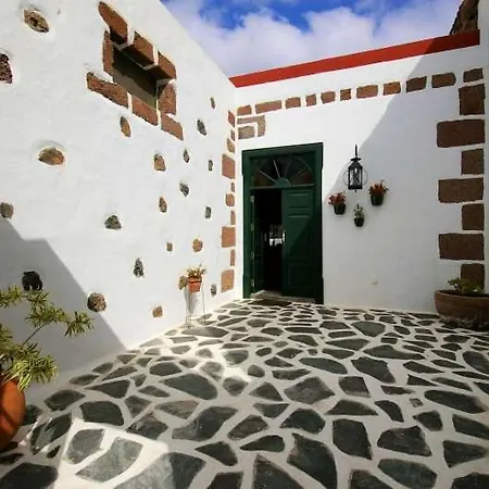Sleeps 6 Pool Wifi * Ариа