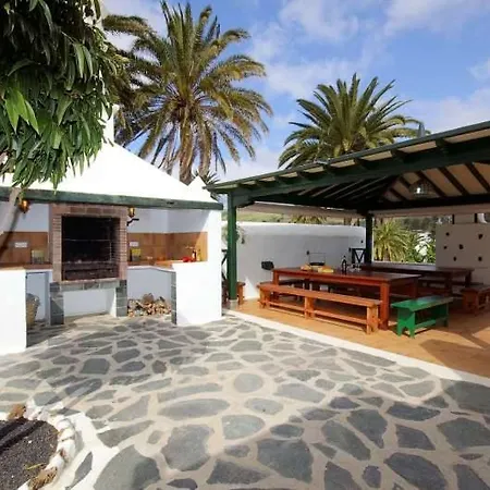Sleeps 6 Pool Wifi * Ариа