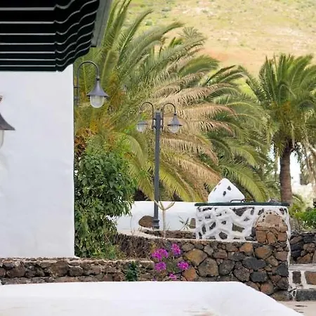 Sleeps 6 Pool Wifi Апартаменты Ариа