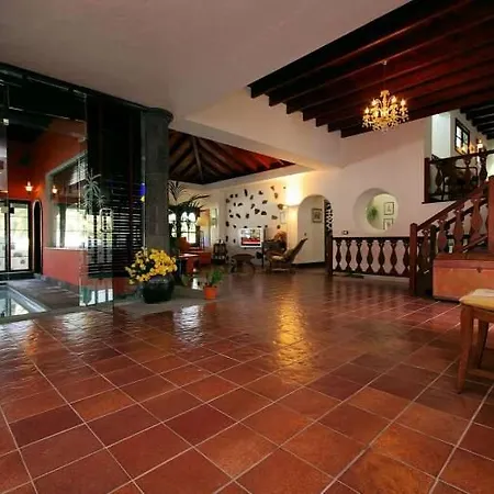 Apartment Sleeps 6 Pool Wifi *