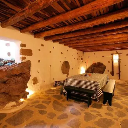 Apartment Sleeps 6 Pool Wifi