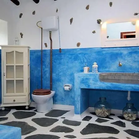 Sleeps 6 Pool Wifi Apartment *